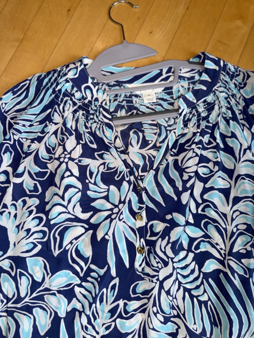 Lilly Pulitzer Blue print top, S, CB2739 - Picture 2 of 4